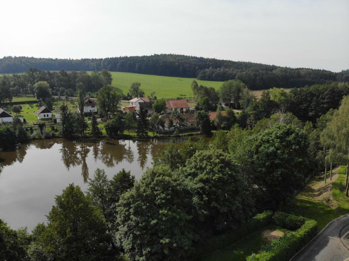 Statek Cesky Dvur Hotel Postupice ภายนอก รูปภาพ
